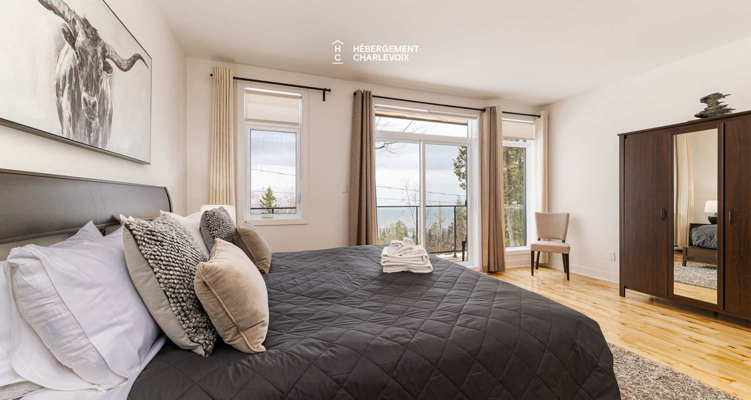 AUB-150 - Vue majestueuse sur le fleuve et le massif de Charlevoix